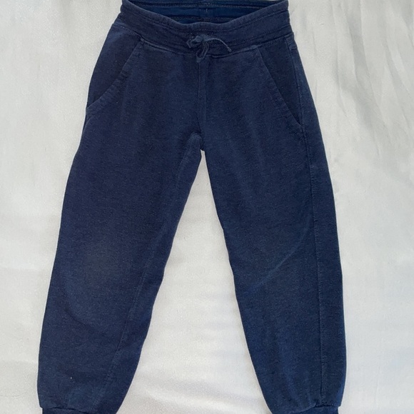 Bundle: Heather Navy Patagonia joggers plus a free Monoprix Kids Dino Sweatshirt - Picture 5 of 9